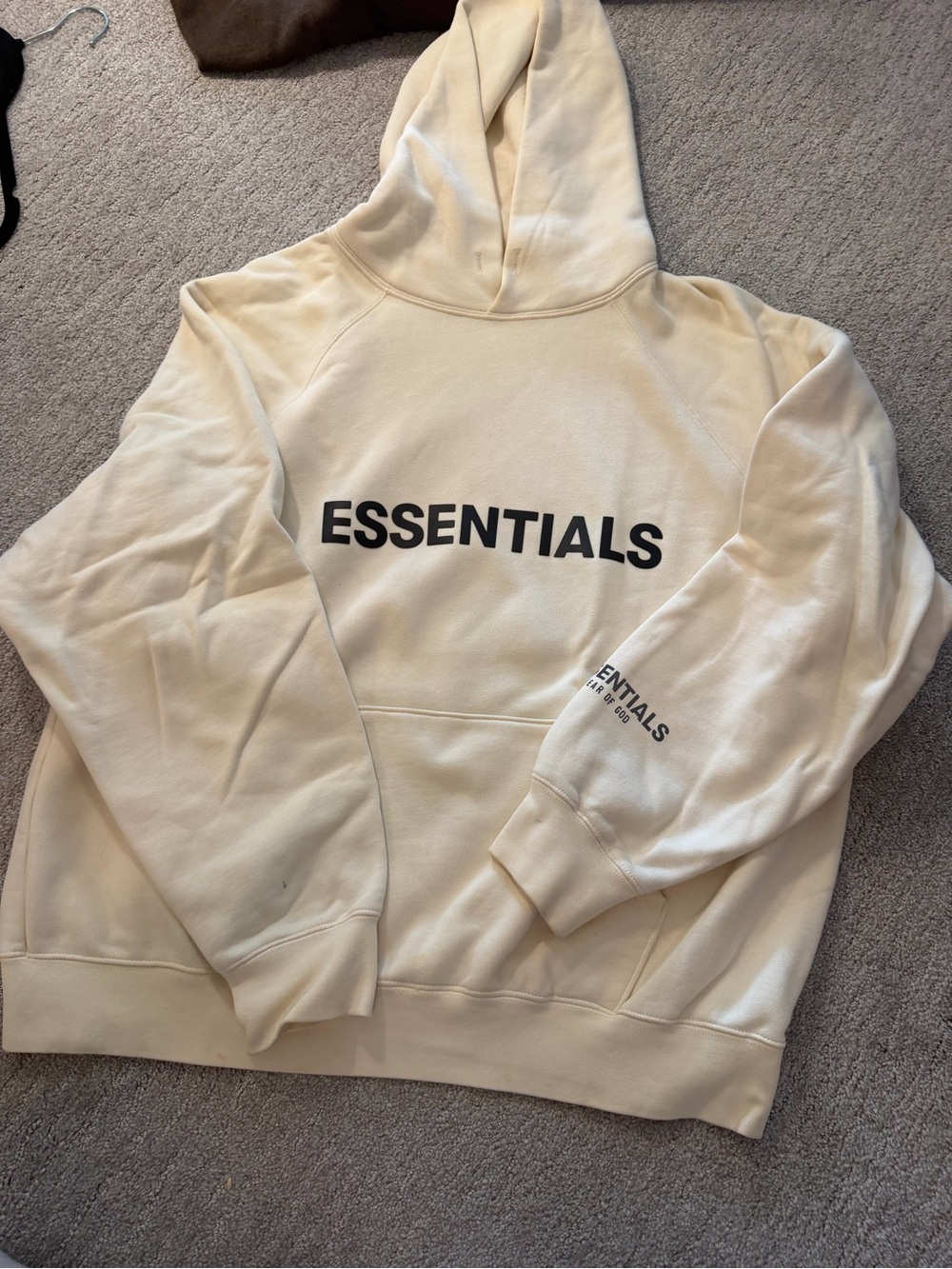 Fear of God ESSENTIALS Cream Logo Hoodie - Men sz S
